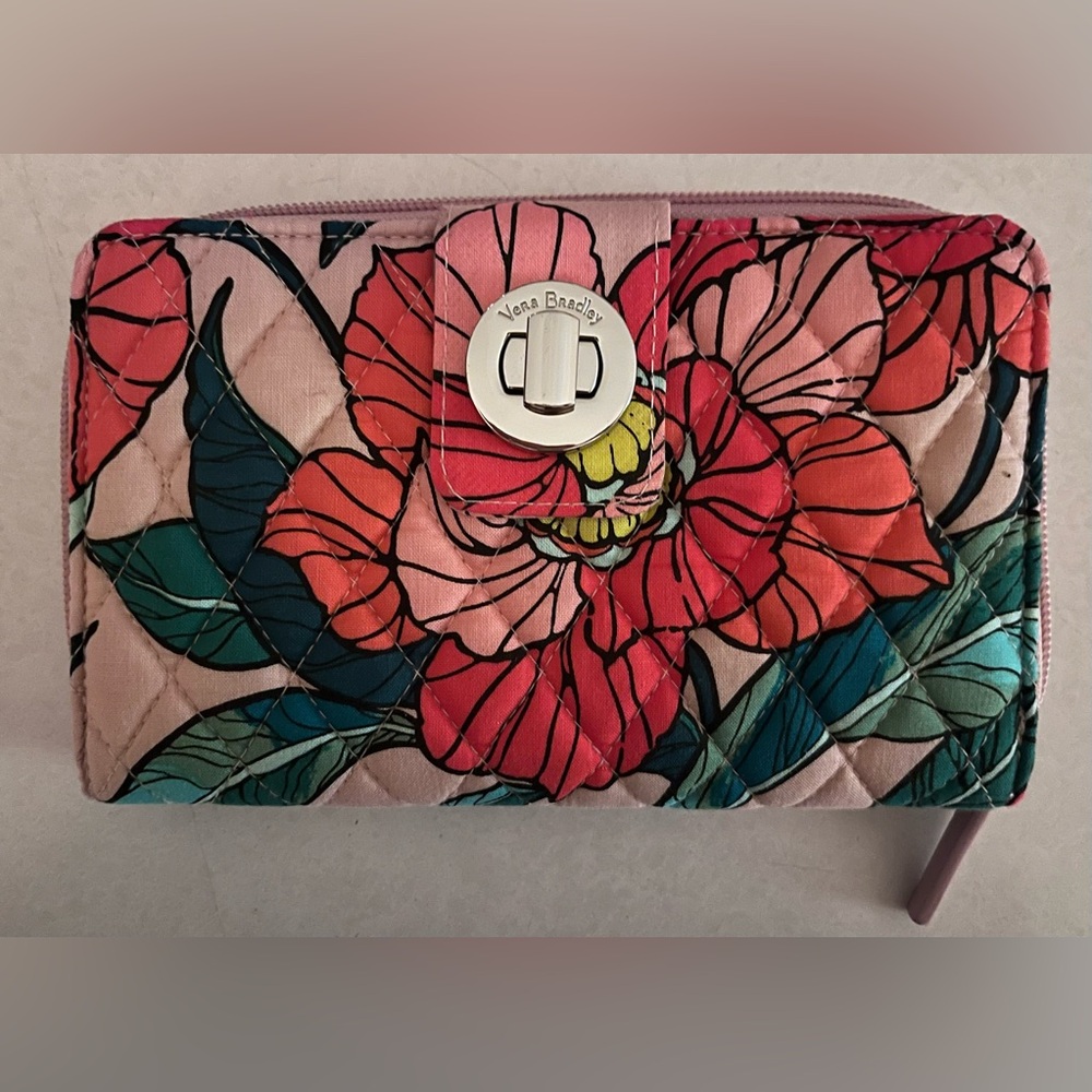 Vera Bradley Turnlock Wallet Vintage Floral EUC